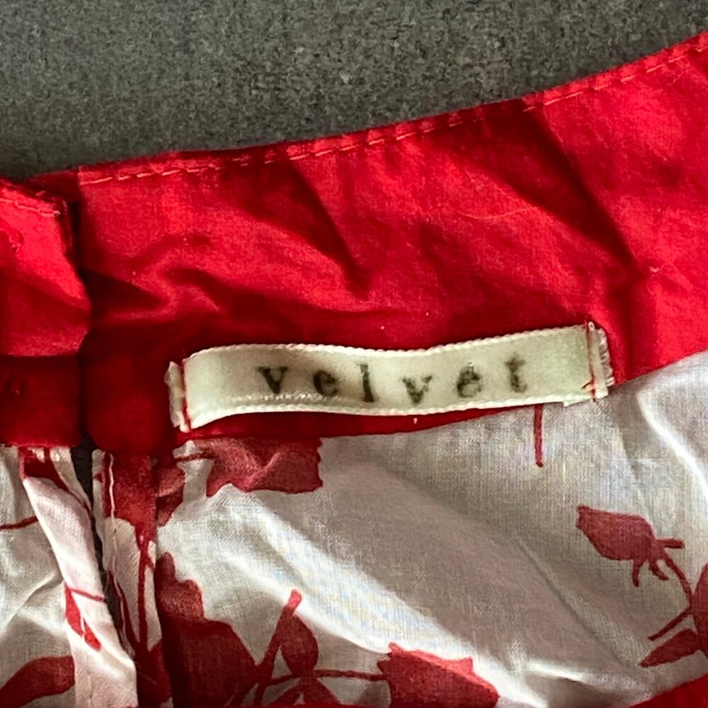 Velvet Blouse M Red Floral on White Circle Neckline Sleeveless Top Self Belt - Picture 5 of 7